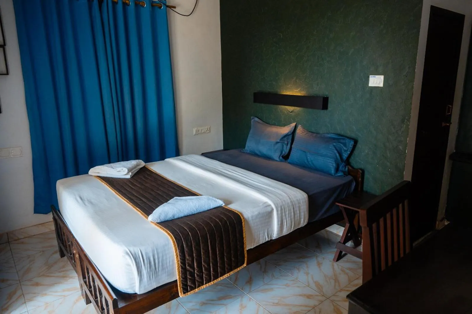 מלון ורקלה Sky Frame Beach Resort